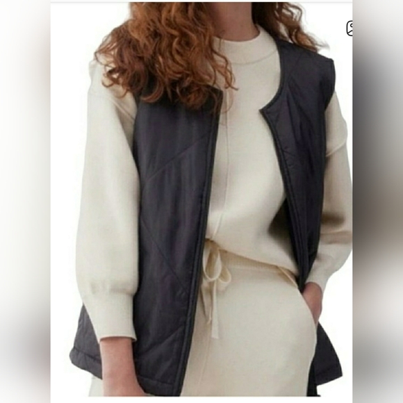 Socialite Jackets & Blazers - Socialite | Mae Black Packable Quilted Puffer Vest - Black S/M Like NEW